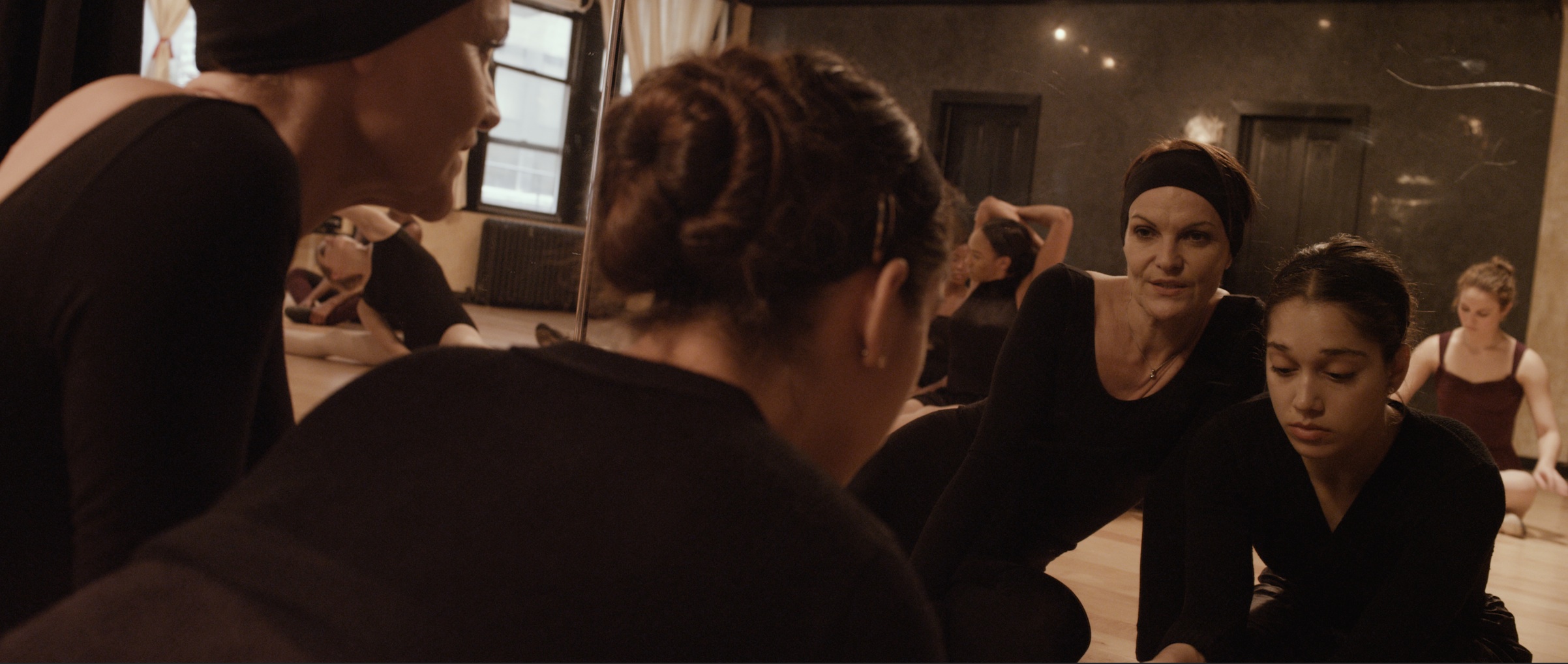 Фото - : 2404x1018 / 502 Кб