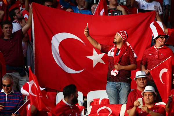 Фото - : 600x400 / 100 Кб