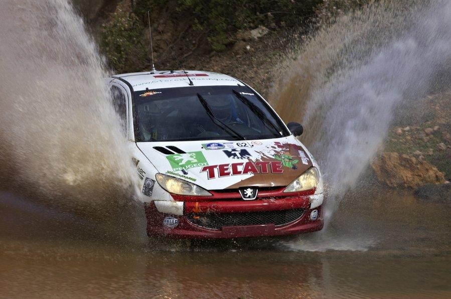 Фото - : 899x596 / 129 Кб