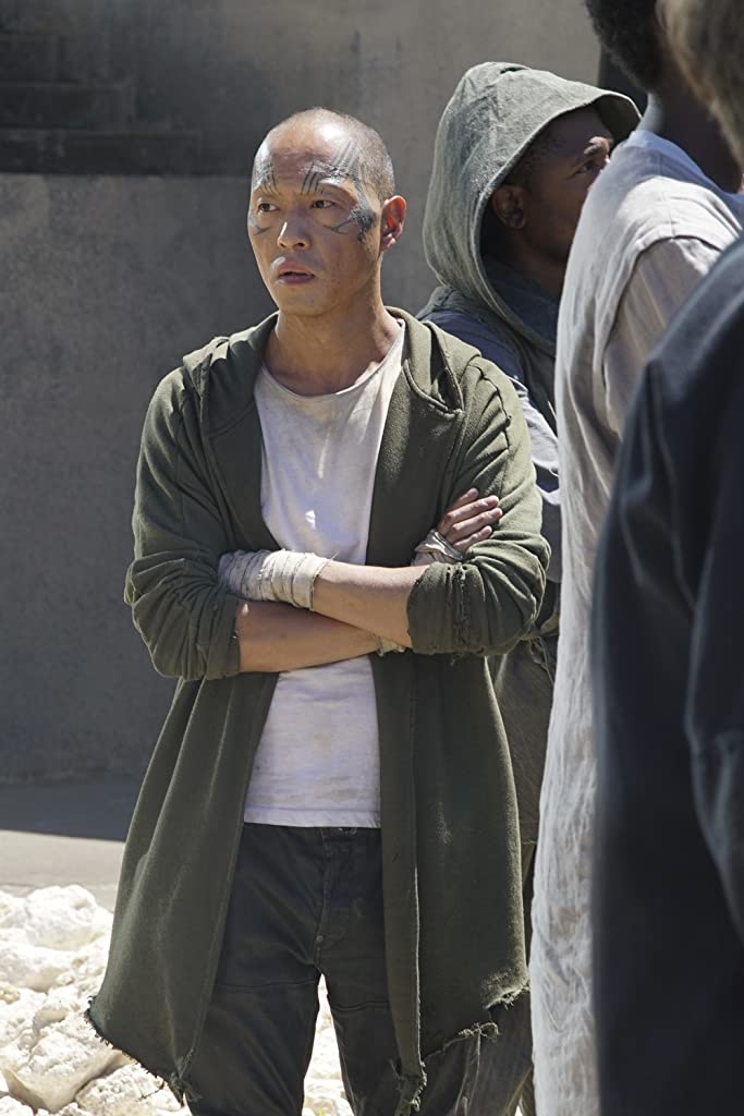 Фото - Нелюди: 683x1024 / 64 Кб