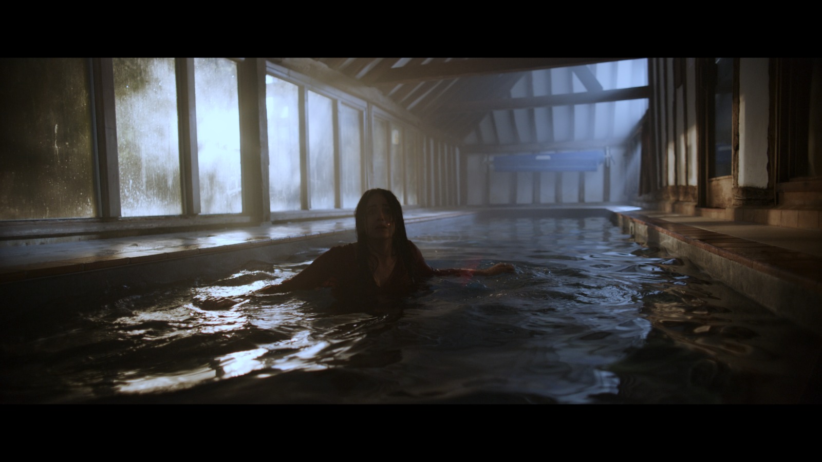 Фото - Винни-Пух: Кровь и мед: 1600x900 / 173 Кб