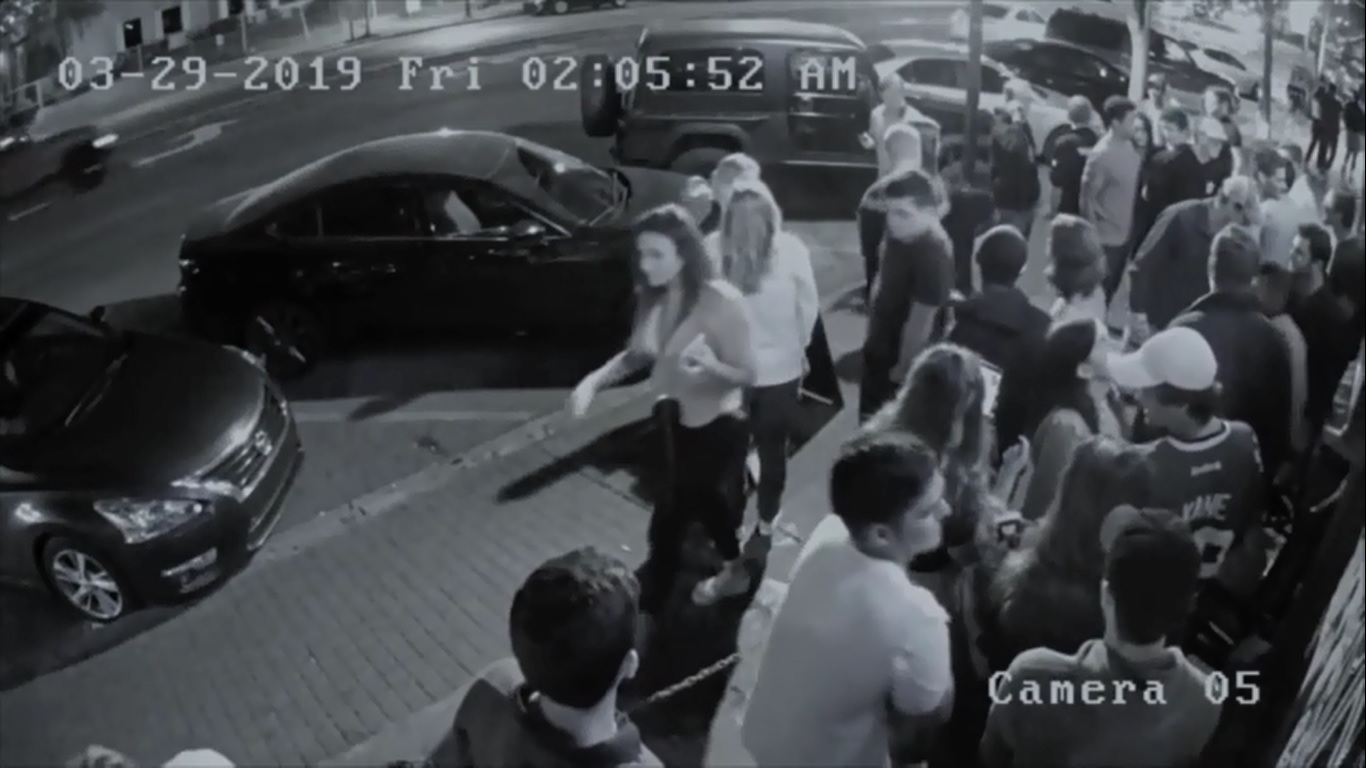 Фото - : 1366x768 / 166 Кб