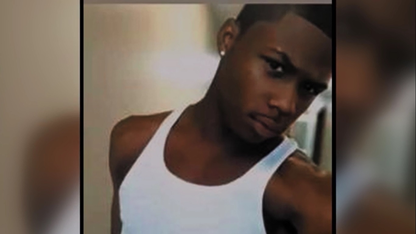 Фото - : 1366x768 / 101 Кб