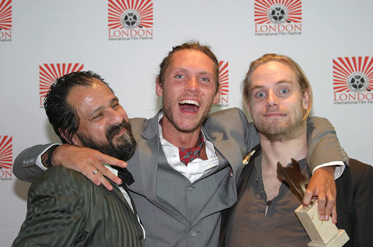 Фото - : 1542x1024 / 147 Кб