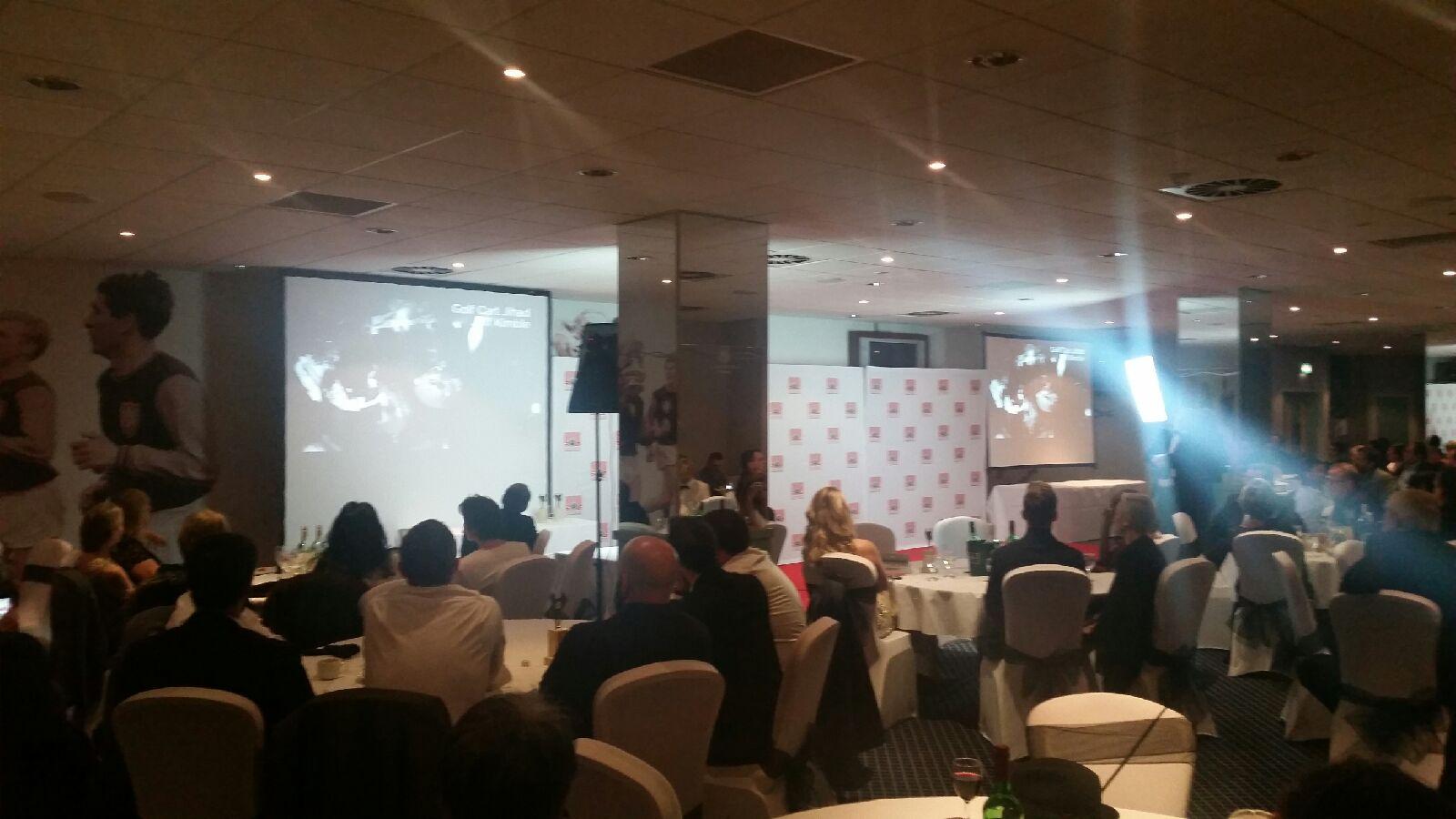 Фото - : 1600x900 / 122 Кб