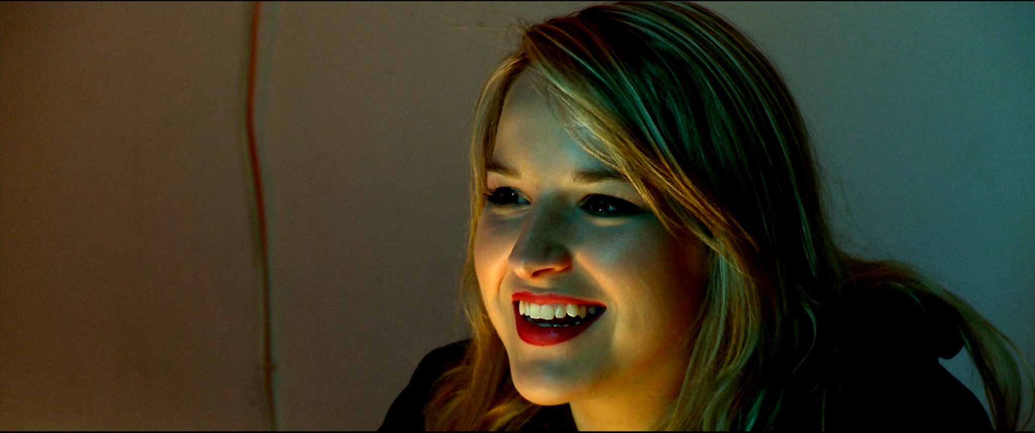 Фото - : 2048x858 / 350 Кб