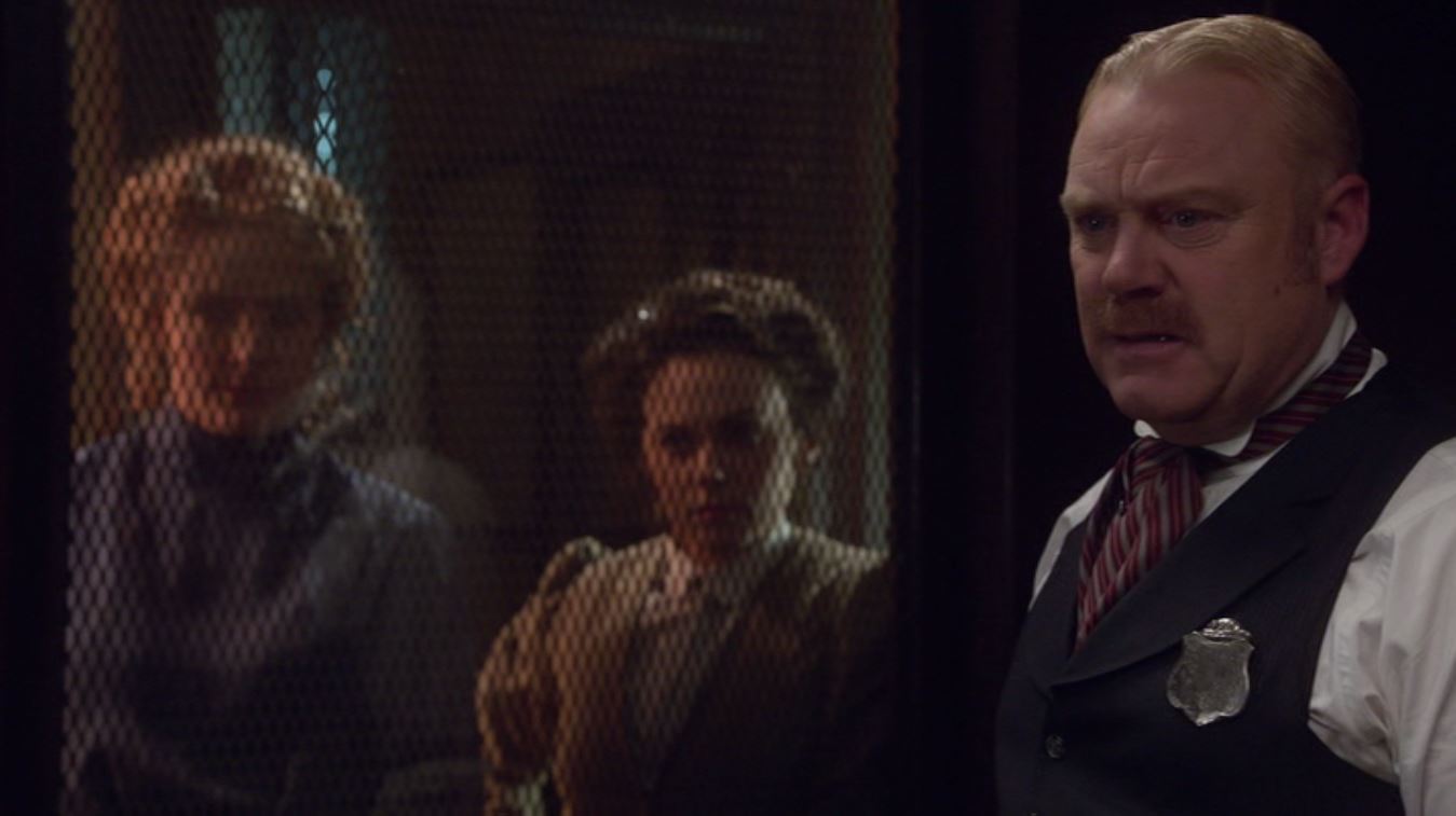 Фото - : 1349x757 / 72 Кб