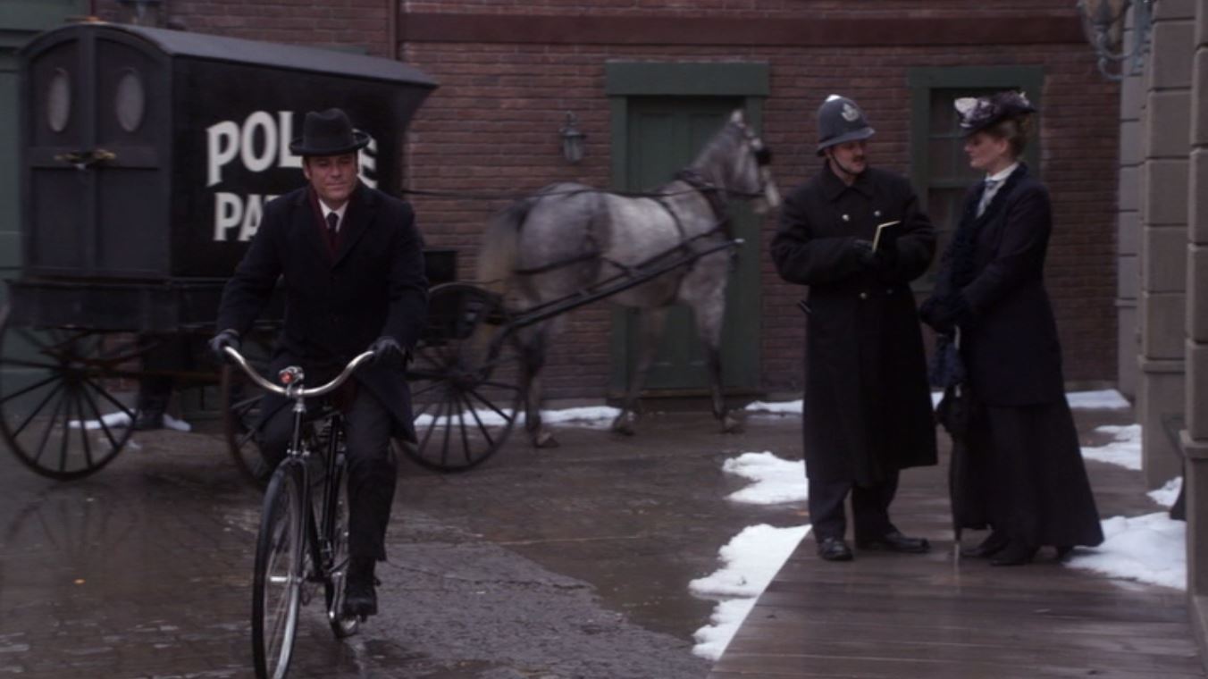 Фото - : 1352x760 / 91 Кб