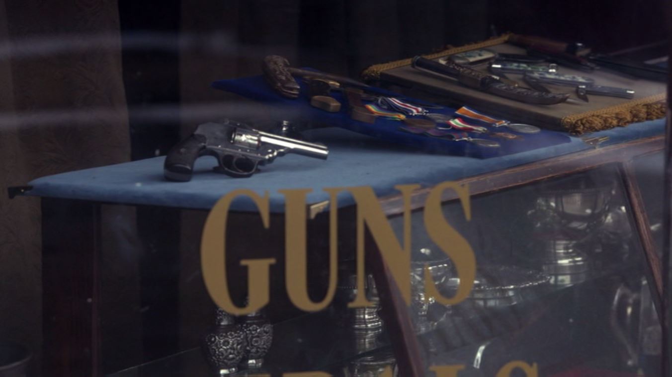 Фото - : 1352x759 / 79 Кб