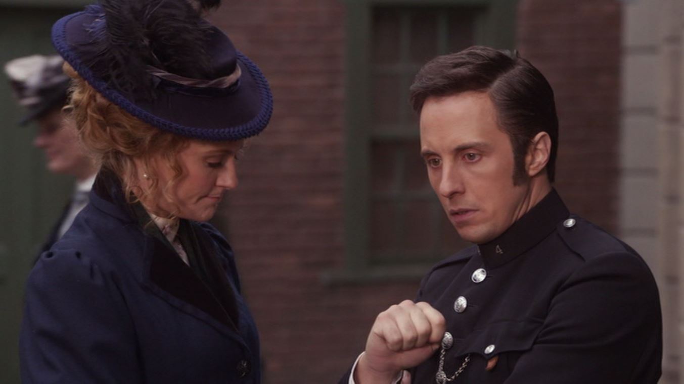 Фото - : 1353x761 / 70 Кб