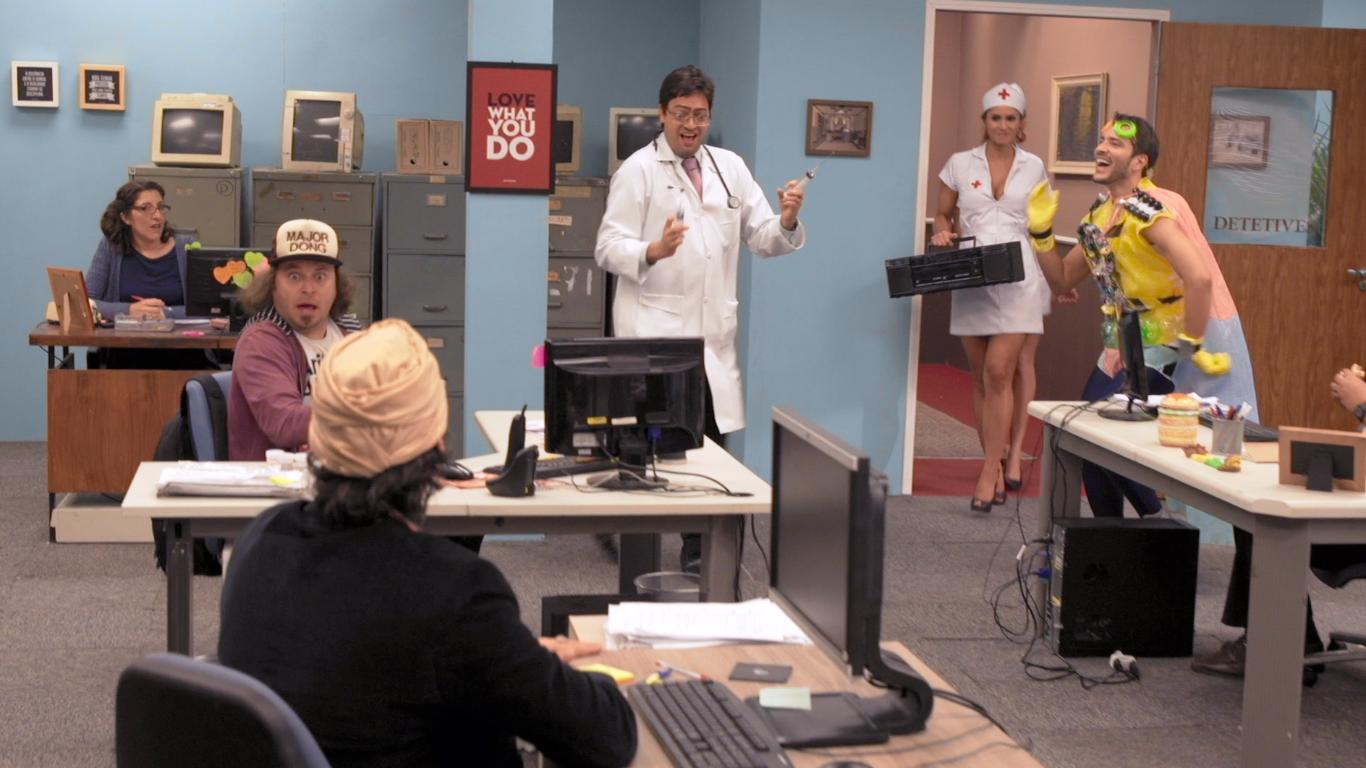 Фото - : 1366x768 / 109 Кб