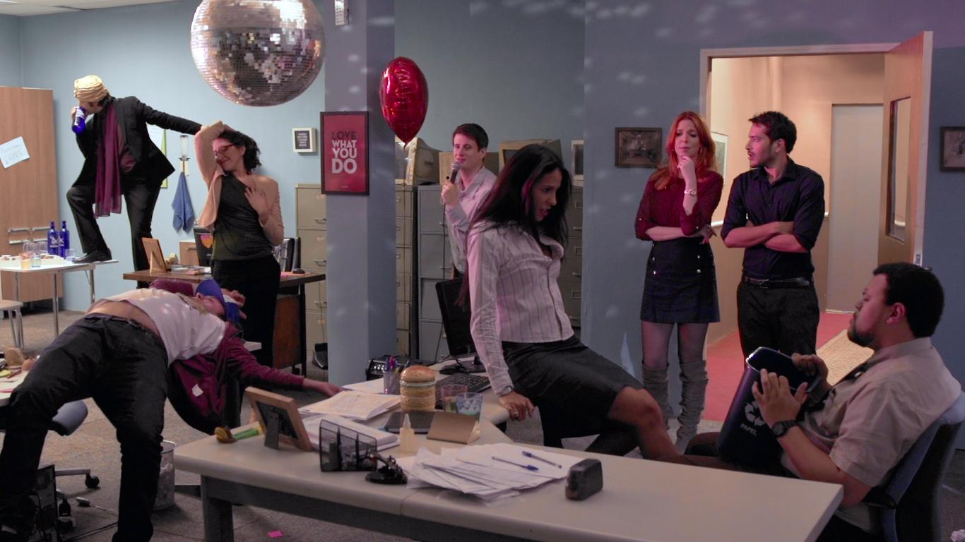 Фото - : 1366x768 / 109 Кб