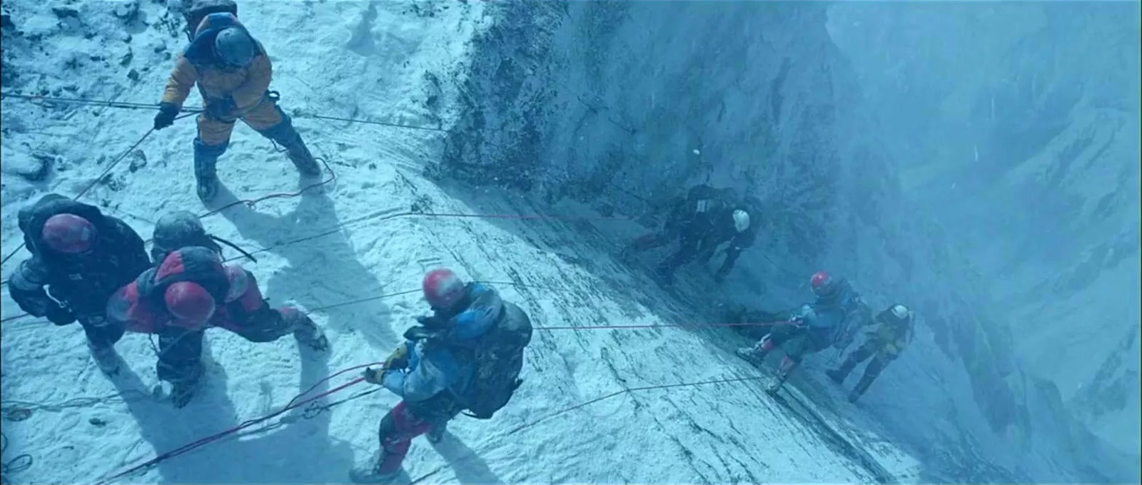 Фото - : 1600x680 / 287 Кб