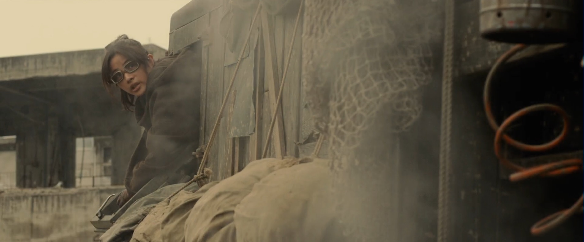 Фото - Атака титанов. Фильм второй: Конец света: 1908x791 / 183 Кб