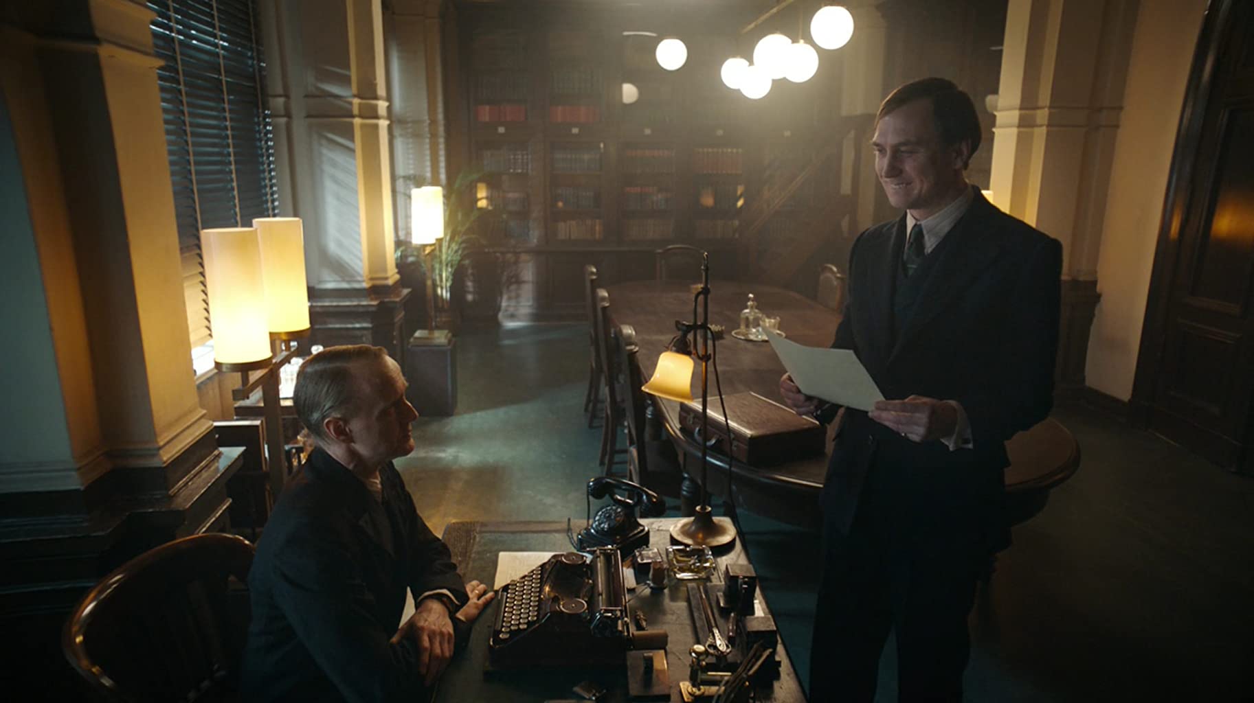 Фото - Вавилон-Берлин: 1825x1024 / 102 Кб