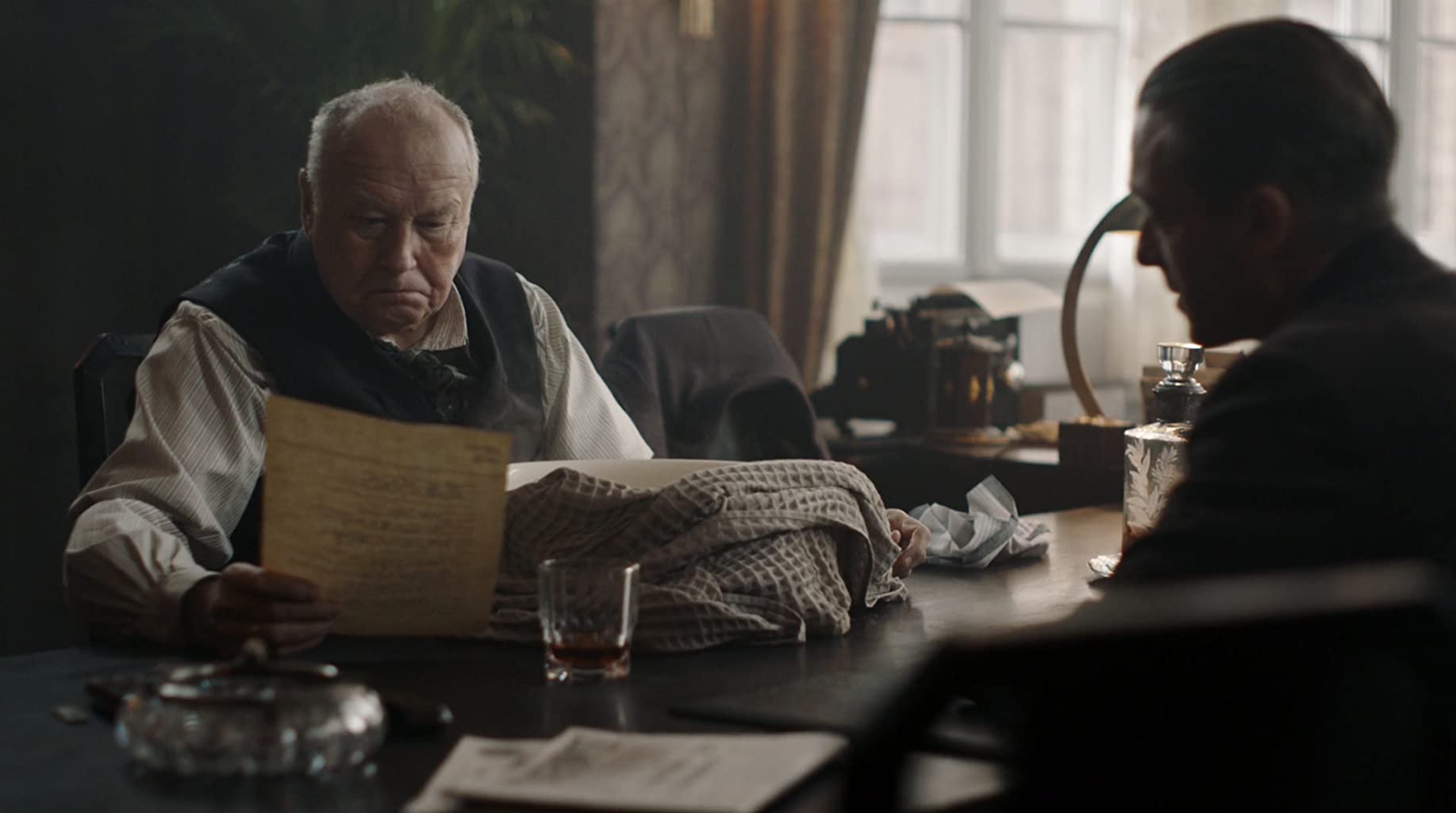 Фото - Вавилон-Берлин: 1835x1024 / 79 Кб