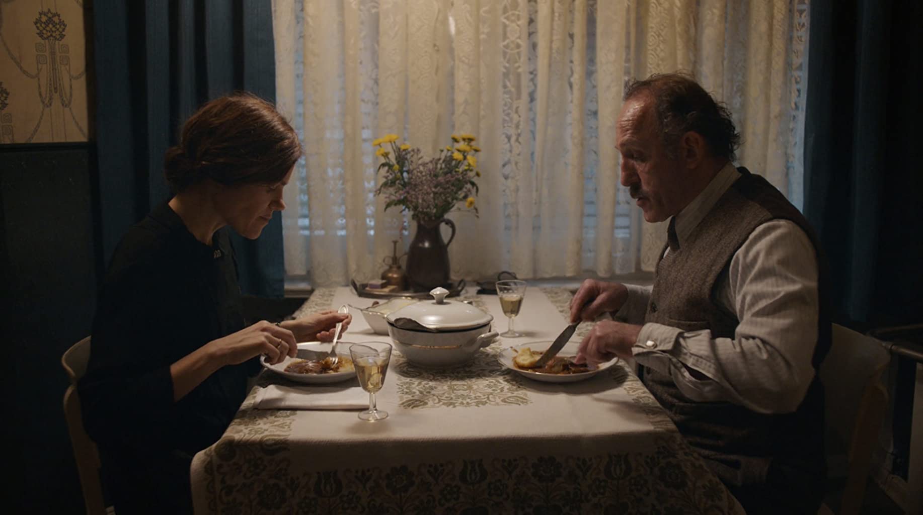 Фото - Вавилон-Берлин: 1834x1024 / 98 Кб