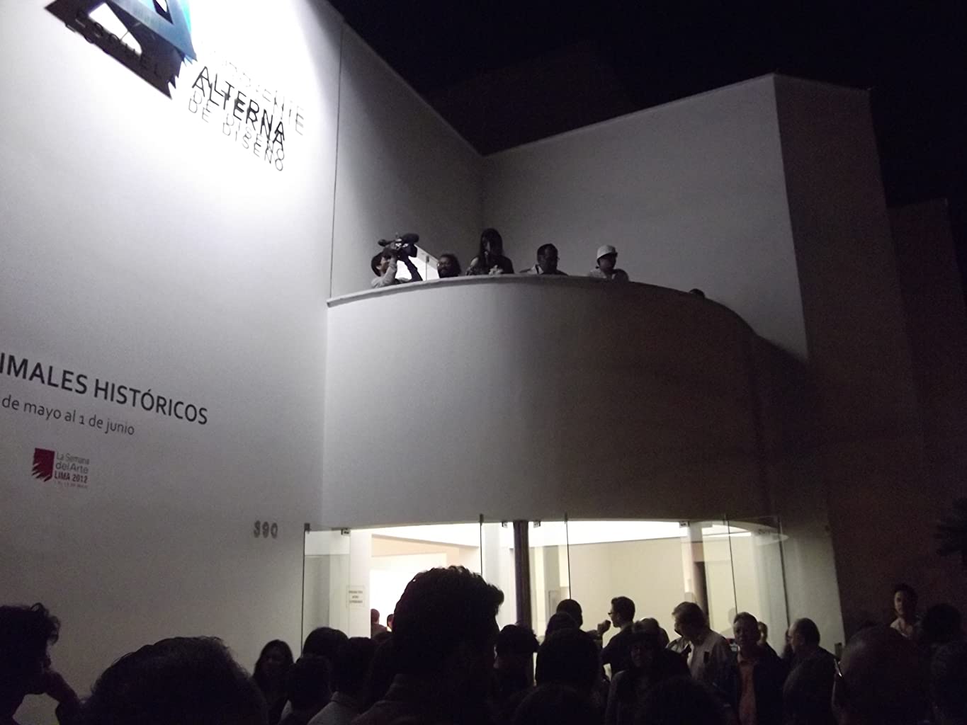 Фото - : 1365x1024 / 65 Кб