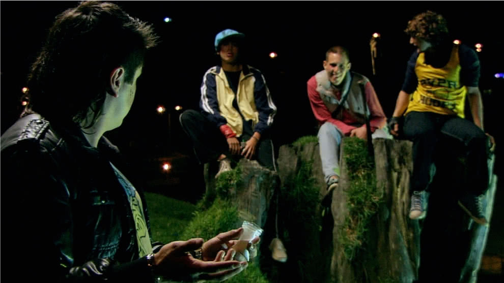 Фото - : 990x557 / 63 Кб