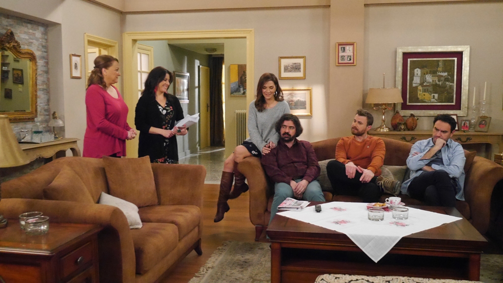 Фото - : 1024x576 / 348 Кб