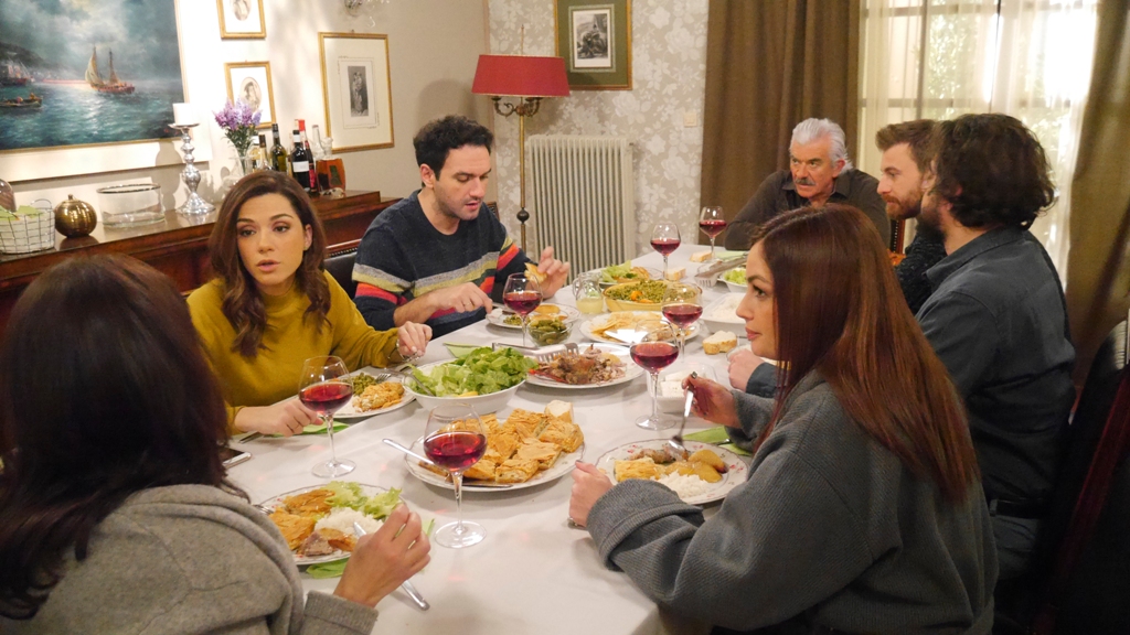 Фото - : 1024x576 / 381 Кб