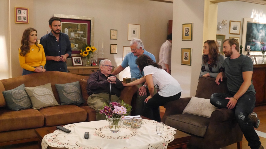 Фото - : 1024x576 / 355 Кб