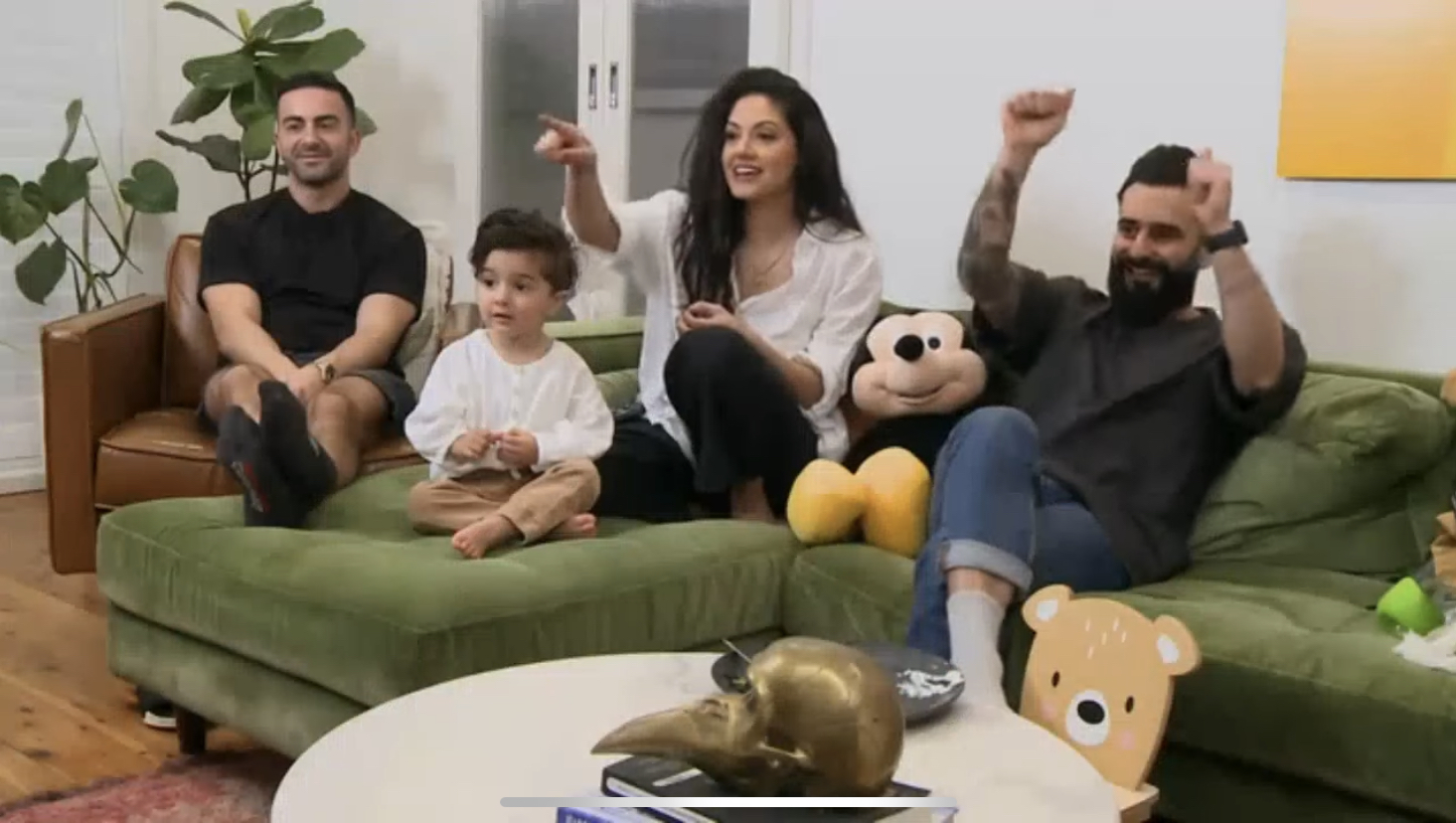 Фото - : 1465x828 / 670 Кб