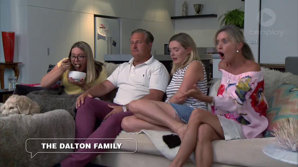 Фото - : 1024x576 / 63 Кб