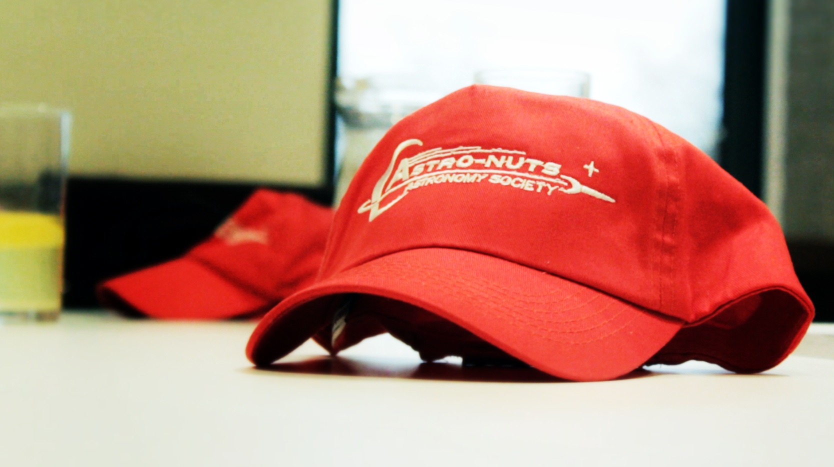 Фото - : 1668x934 / 329 Кб