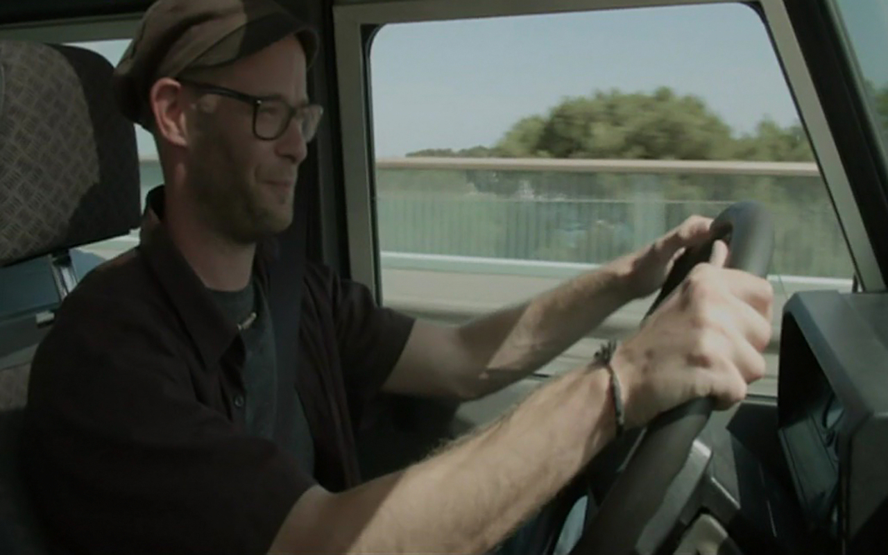 Фото - : 1280x800 / 450 Кб