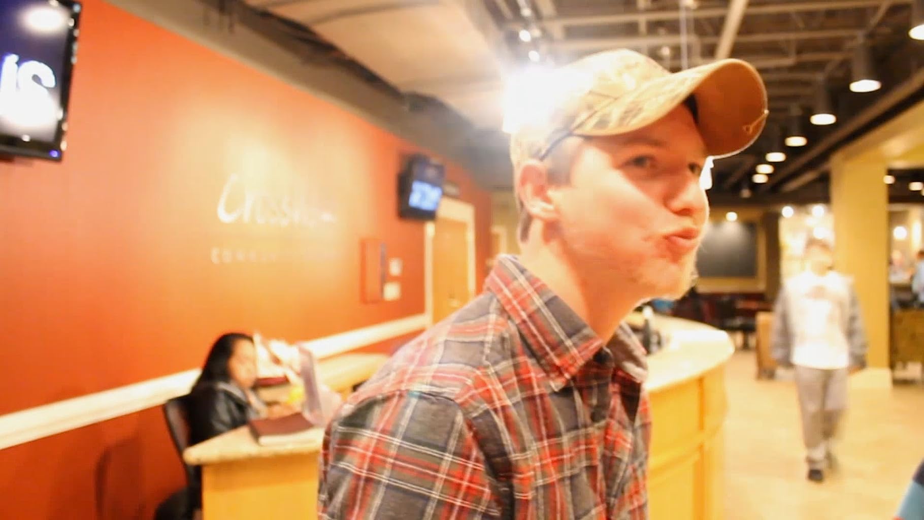 Фото - : 1820x1024 / 124 Кб