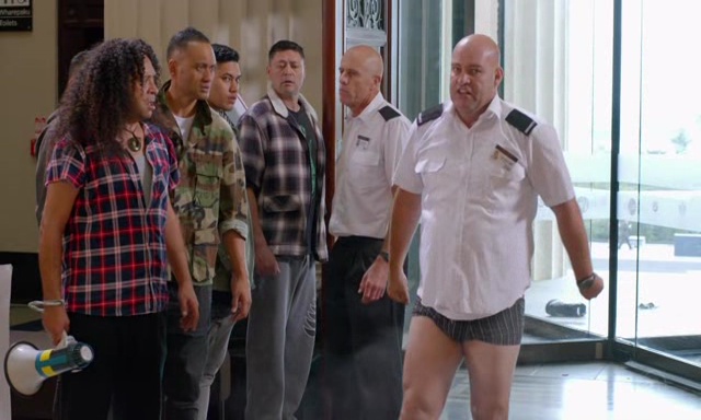 Фото - : 640x384 / 79 Кб