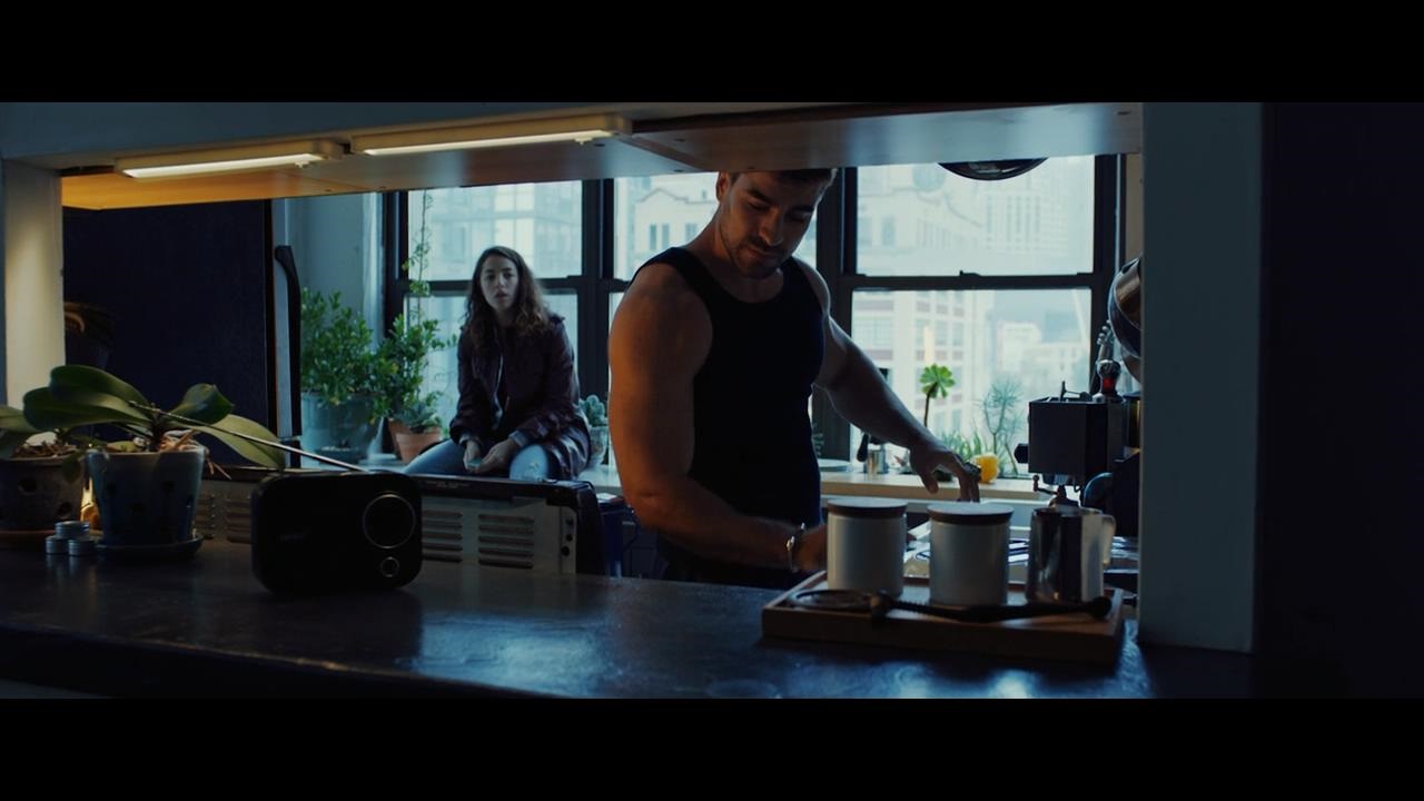 Фото - Девушка-невидимка: 1280x720 / 87 Кб