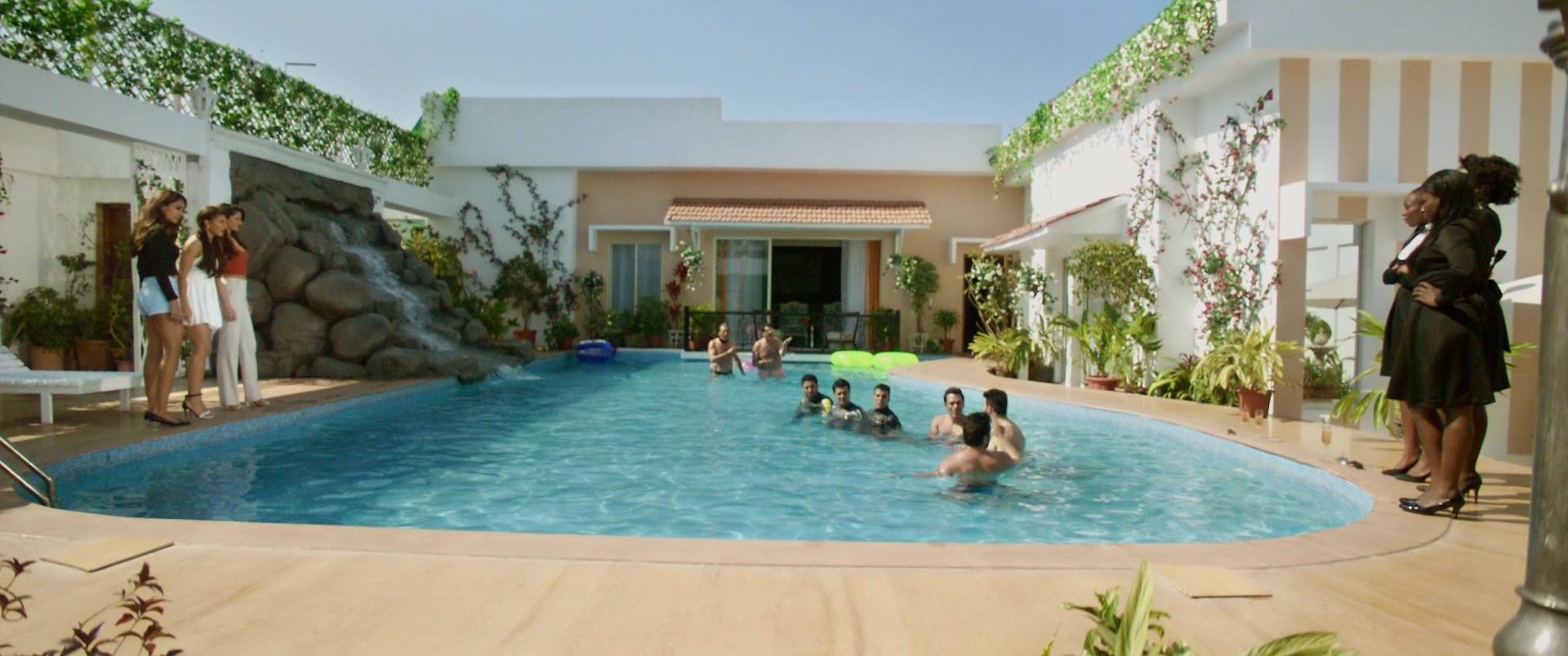 Фото - : 1920x804 / 228 Кб