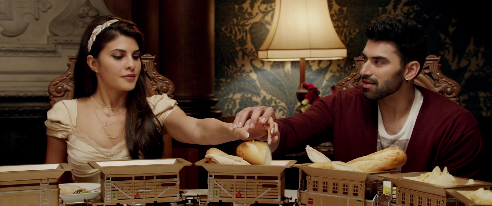 Фото - : 1920x804 / 196 Кб