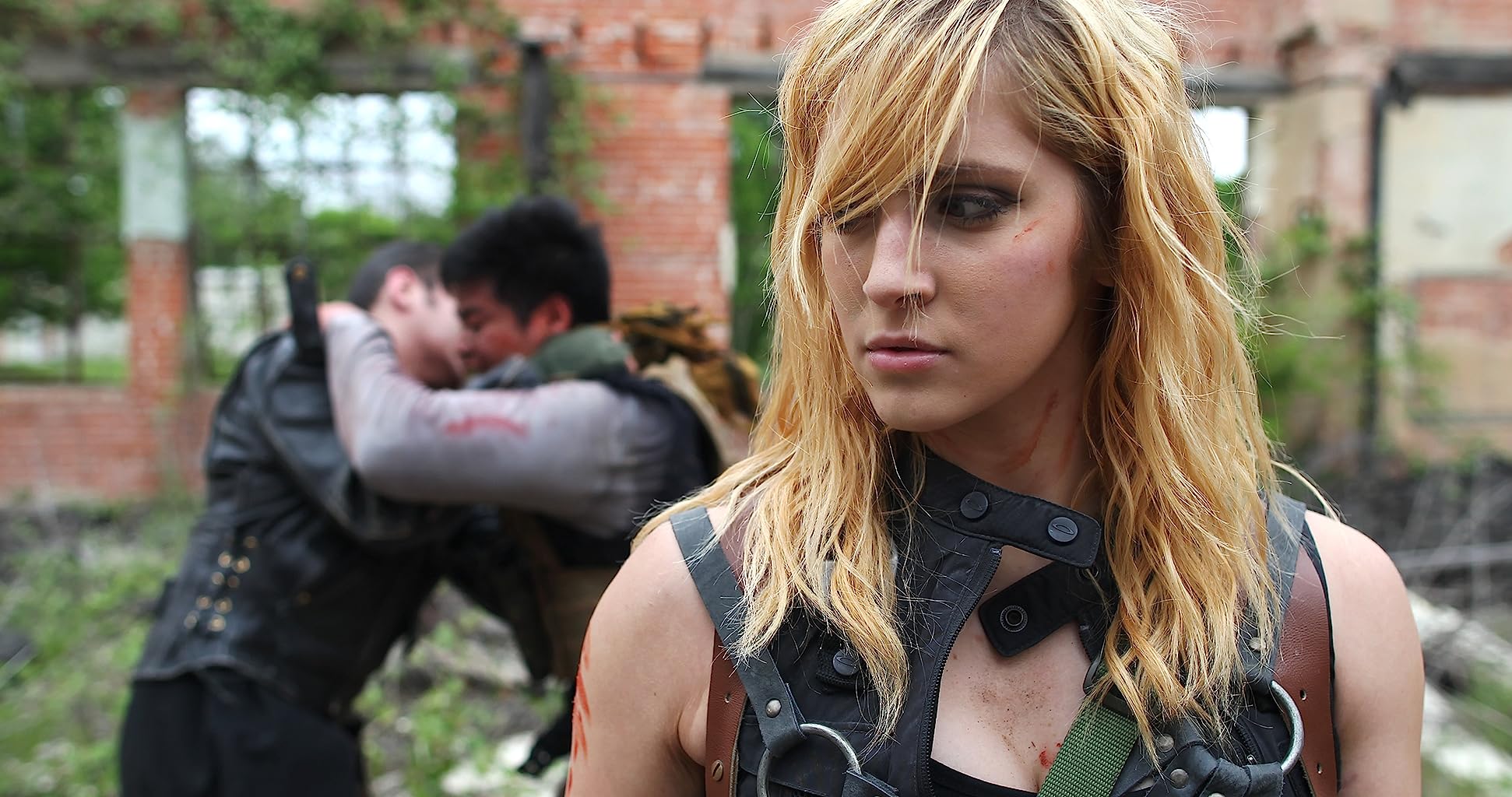 Фото - : 1942x1024 / 270 Кб