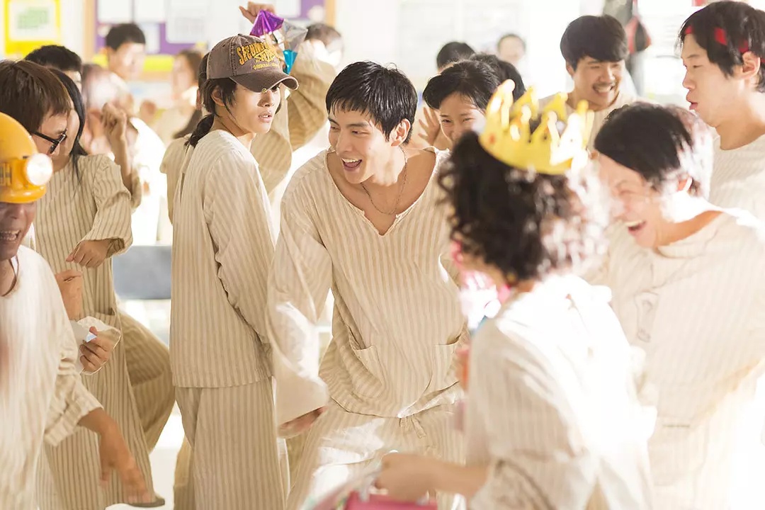 Фото - : 1080x720 / 203 Кб