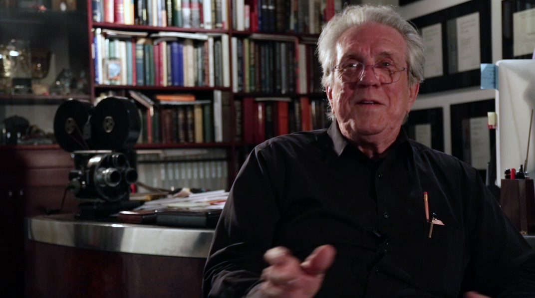 Фото - : 1072x598 / 384 Кб