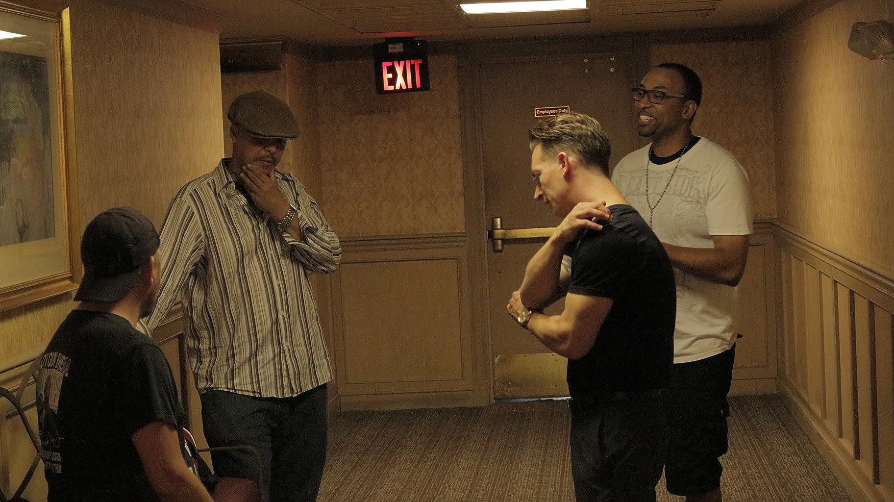 Фото - : 1824x1024 / 283 Кб