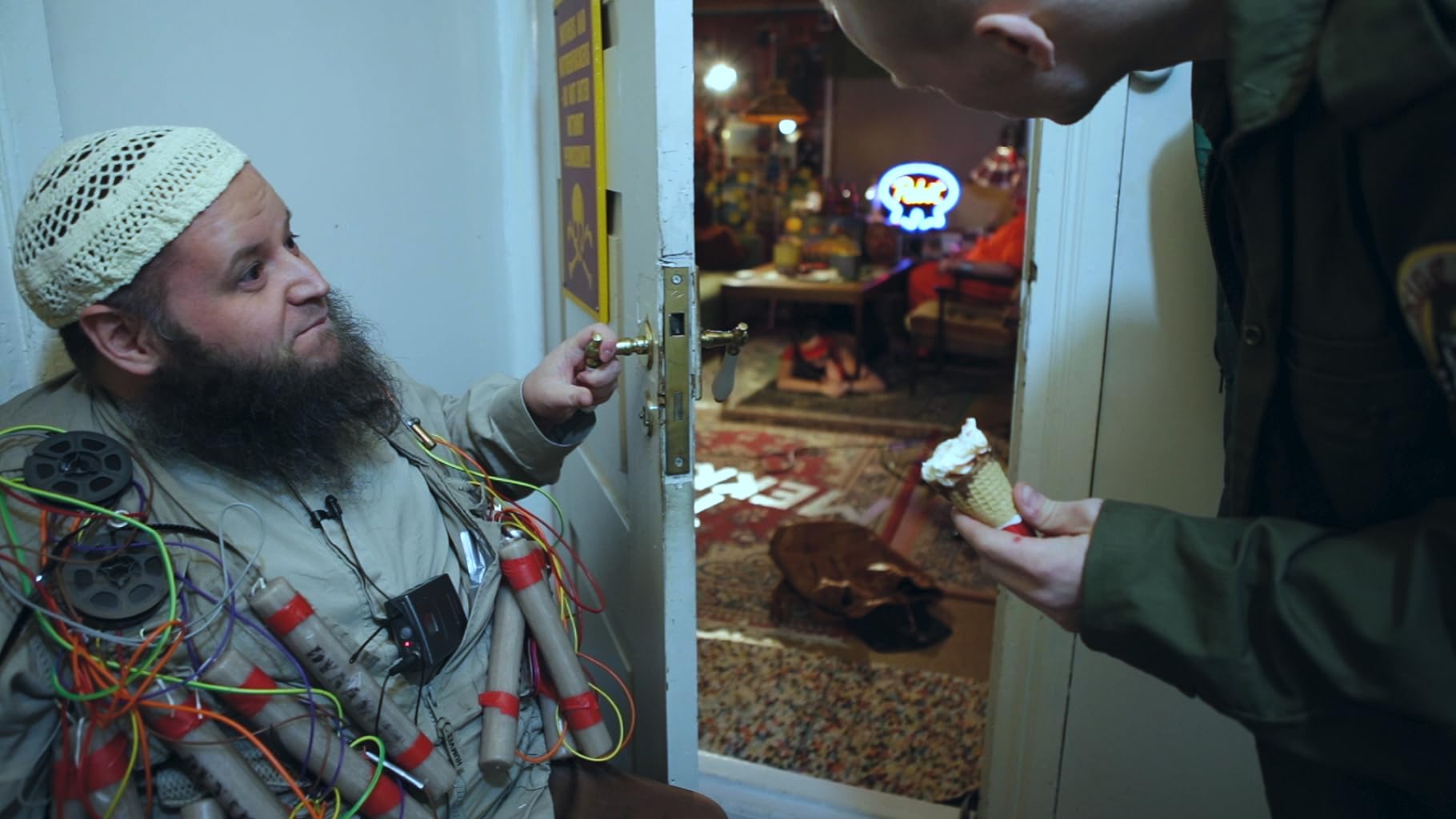 Фото - : 1820x1024 / 141 Кб