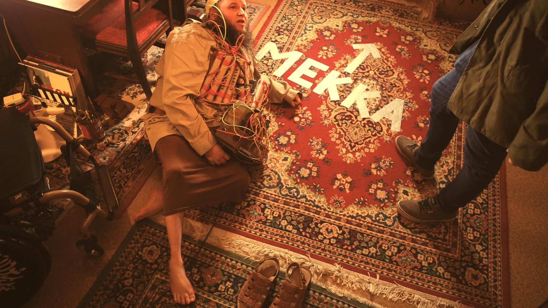 Фото - : 1820x1024 / 249 Кб