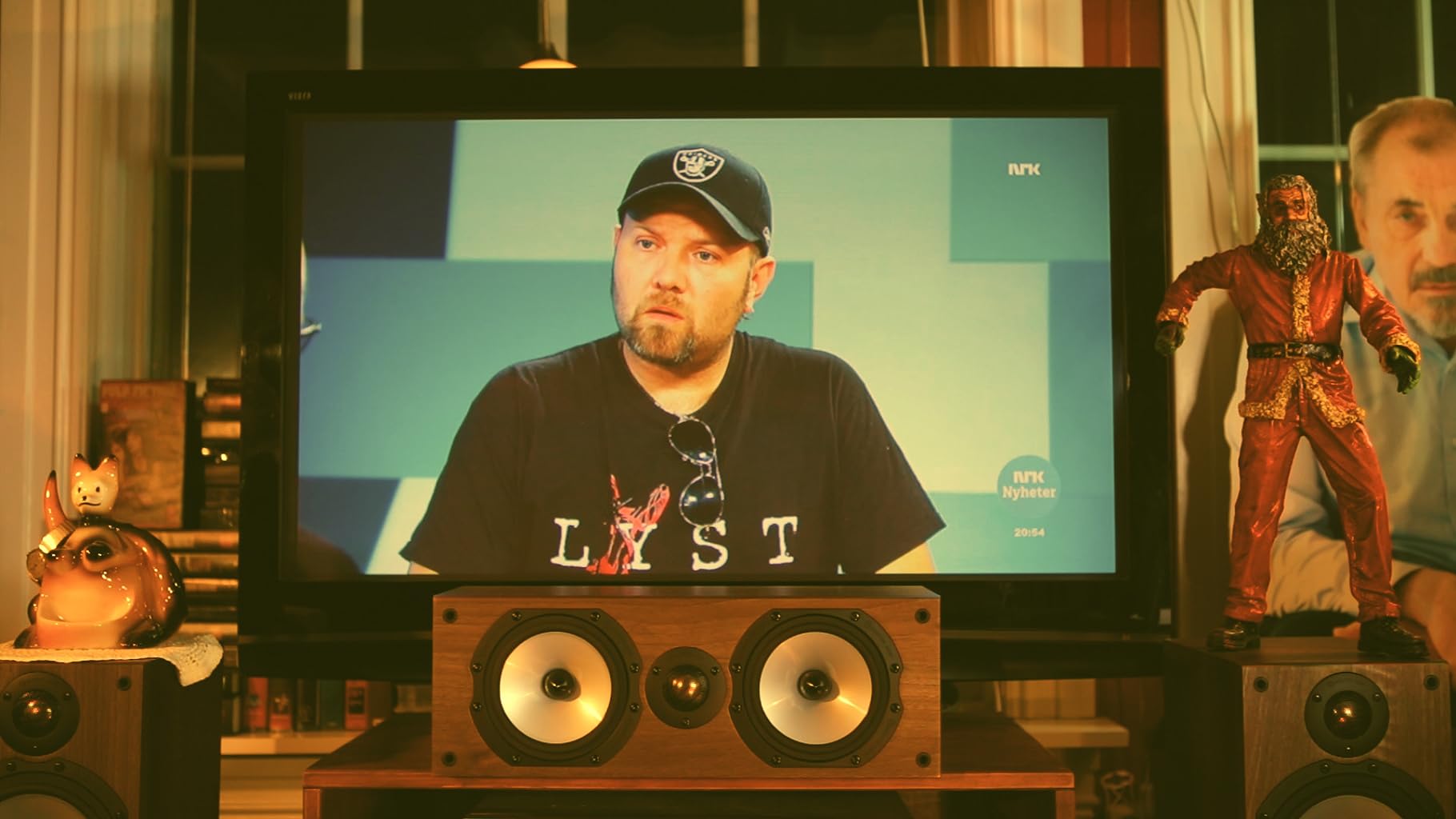 Фото - : 1820x1024 / 127 Кб