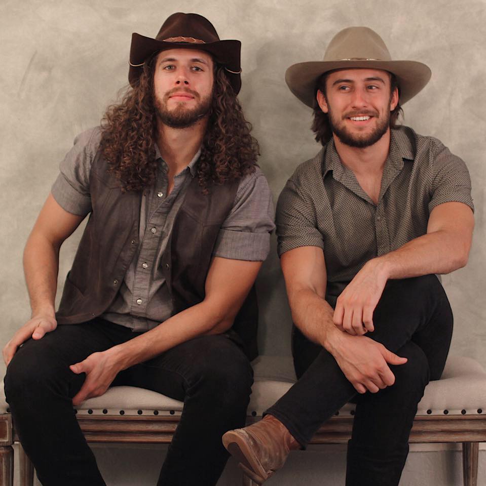 Фото - : 959x960 / 83 Кб