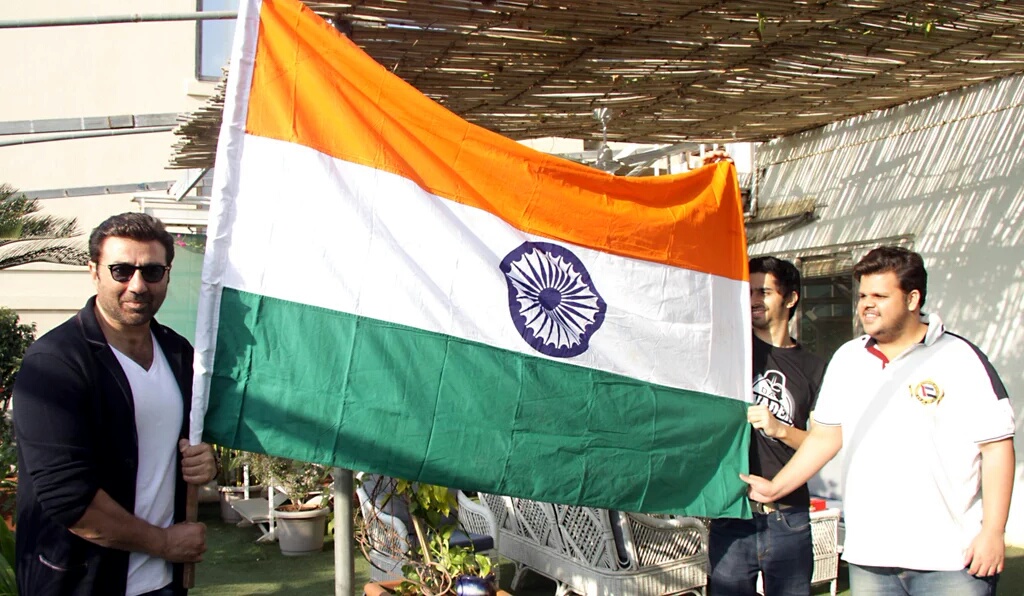 Фото - : 1024x596 / 252 Кб