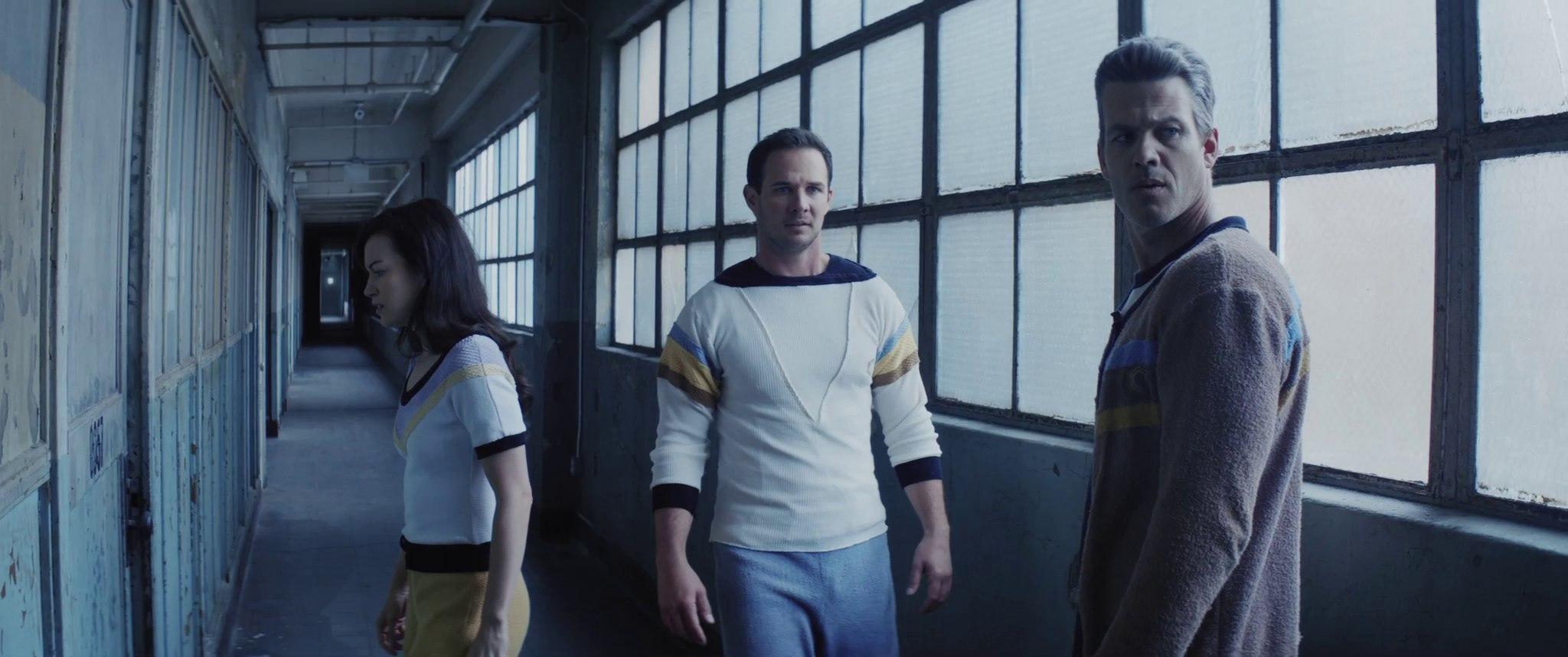 Фото - : 2048x858 / 165 Кб