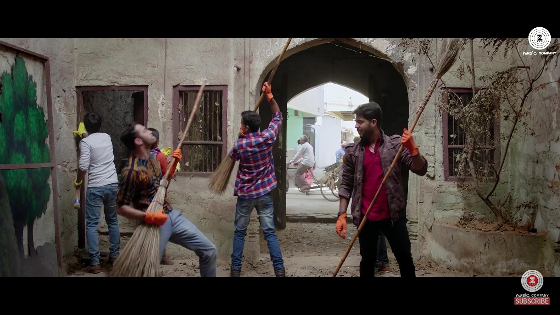 Фото - : 1820x1024 / 180 Кб