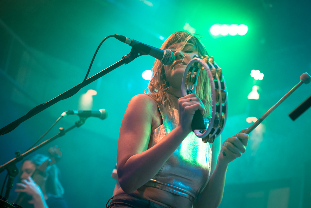 Фото - : 1000x667 / 368 Кб