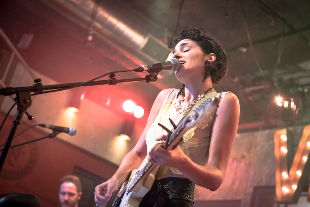 Фото - : 1000x667 / 378 Кб