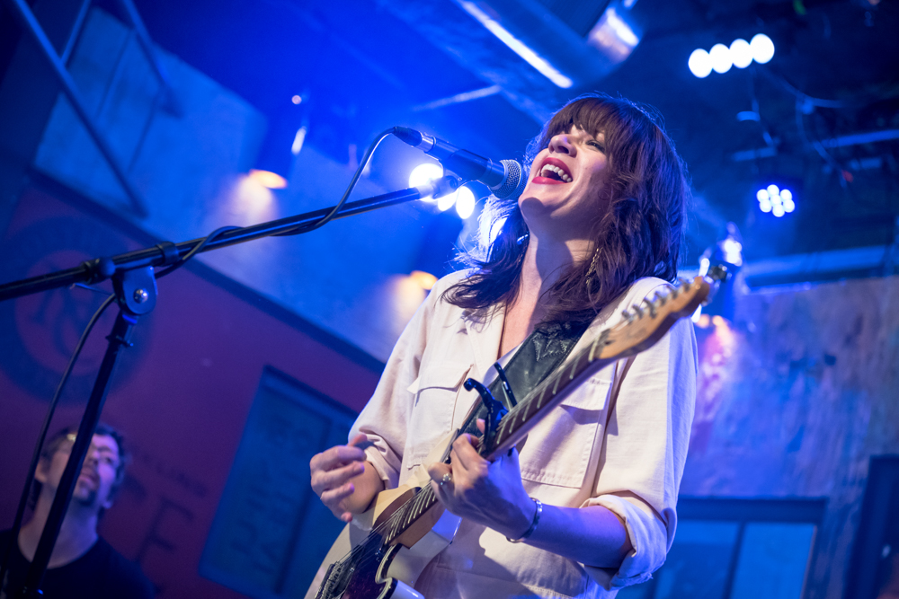 Фото - : 1000x667 / 432 Кб