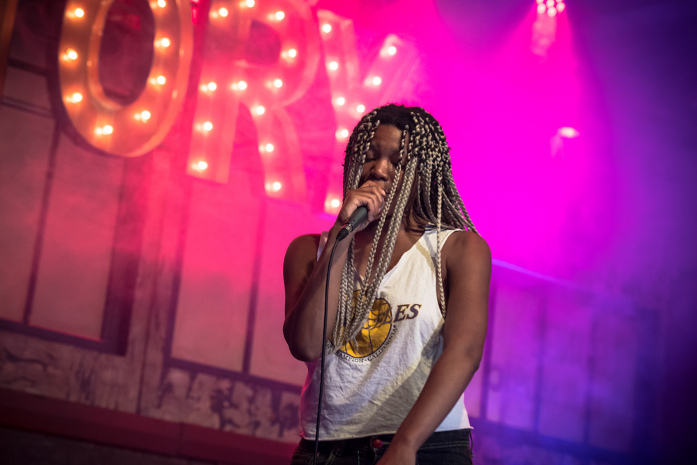 Фото - : 1000x667 / 329 Кб